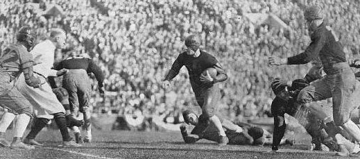 Alabama back Pooley Hubert carrying for 13 yards against Washington in the 1926 Rose Bowl