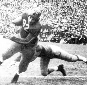 California halfback Vic Bottari scores the first touchdown in Cal's 13-0 win over Alabama in the 1938 Rose Bowl