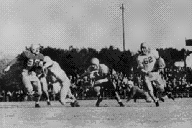 Georgia halfback Charlie Trippi carrying the ball in a game in 1942