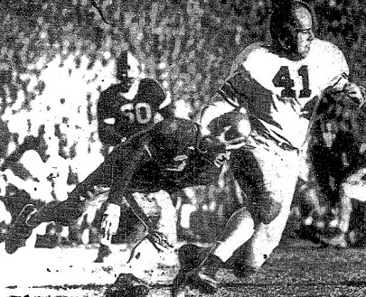 Glenn Davis carrying the ball for Army against Navy in 1944