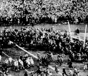 1946 Army-Navy game, fans on field at end