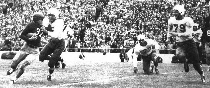 1947 Texas-SMU football game, Doak Walker carrying