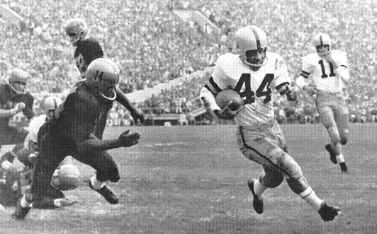 Halfback Collins Hagler carrying for Iowa in the 1957 Rose Bowl
