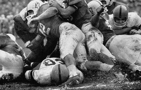 Syracuse battling Texas in the 1960 Cotton Bowl