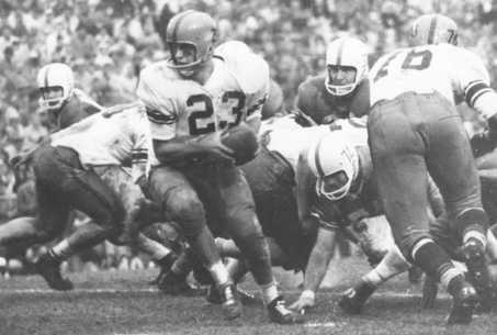 Syracuse running a play against Texas in the 1960 Cotton Bowl