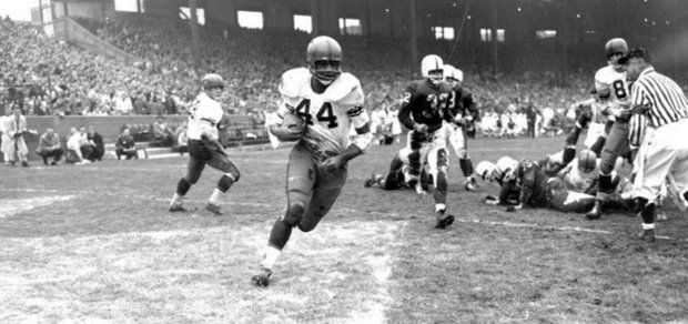 Syracuse running back Ernie Davis scoring a touchdown in 1959