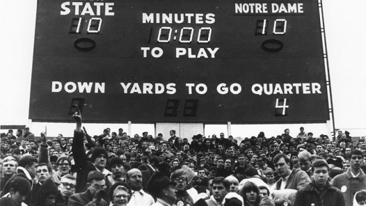 Scoreboard at end of Michigan State and Notre Dame tied 10-10 in a 1966 football game
