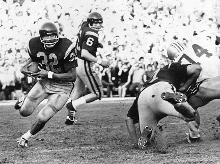 O. J. Simpson carrying the ball for USC against Ohio State in the 1969 Rose Bowl