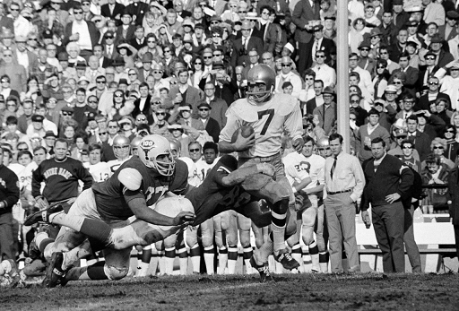 Notre Dame quarterback Joe Theismann carrying against Texas in the 1970 Cotton Bowl